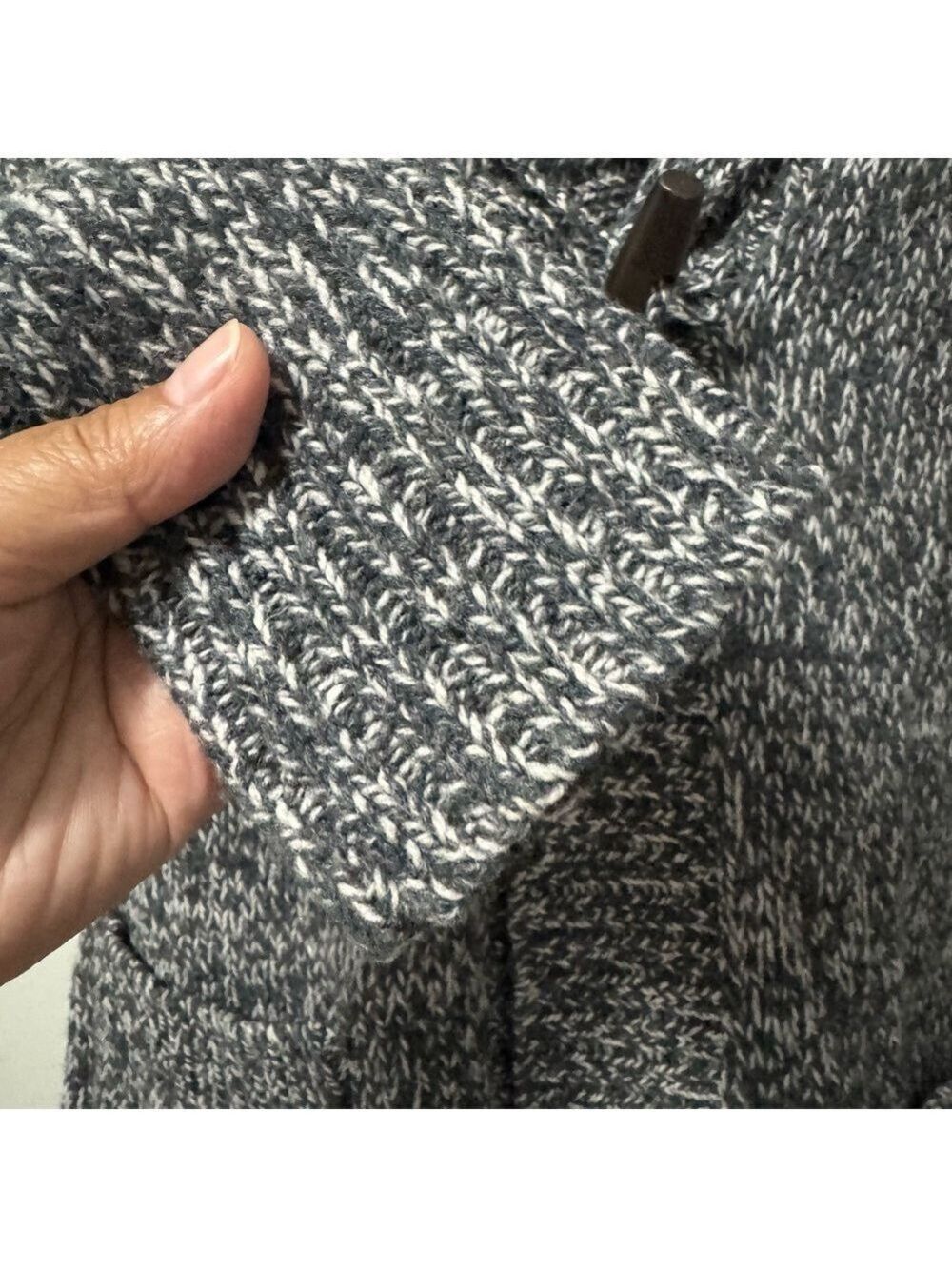 Roots long Cable knit Cardigan XS
Wool - Picture 14 of 15